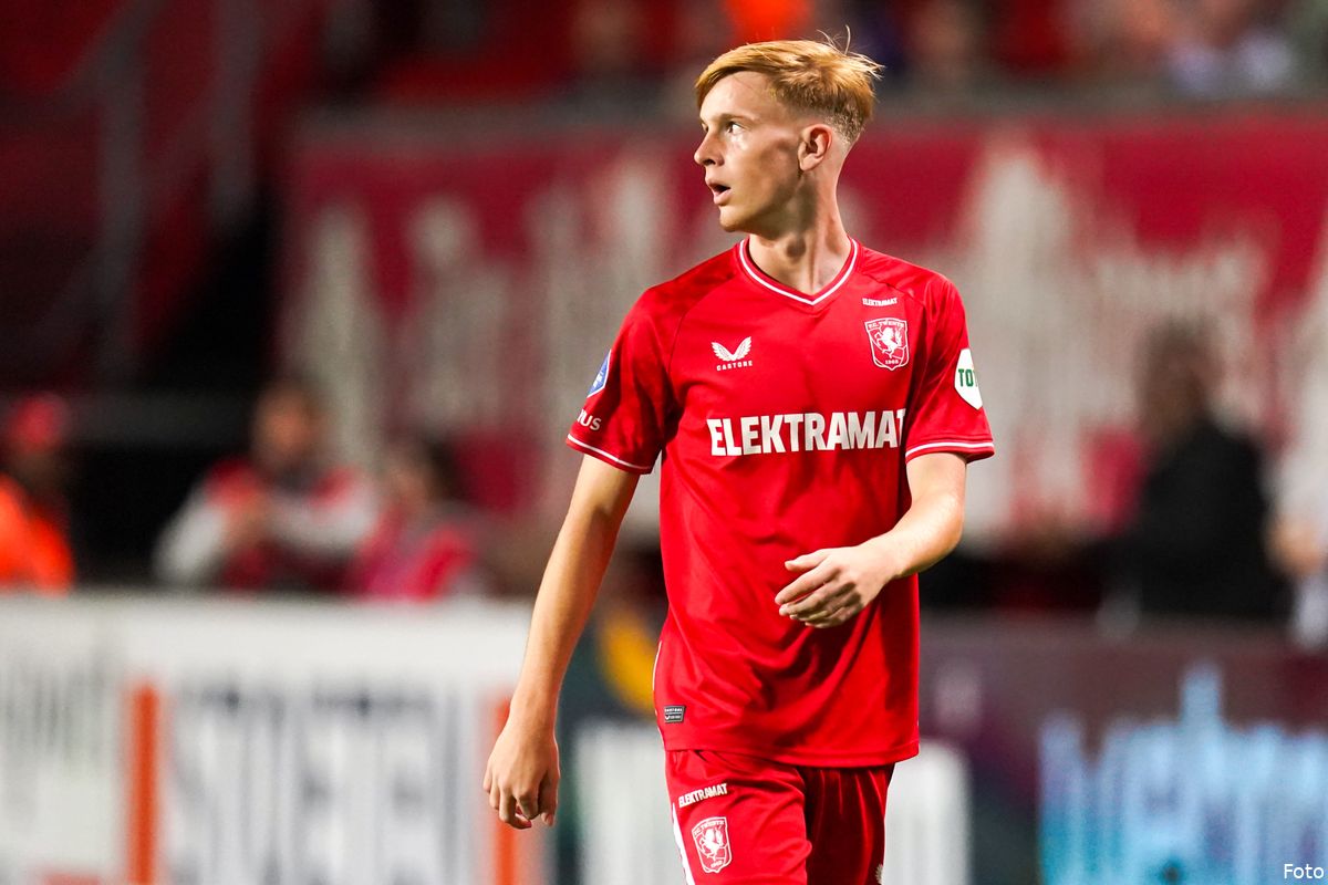 Vibrant Mats Rots Schiet Fc Twente Naar De Gelijkmaker: 1-1 Landscape for Your Screen