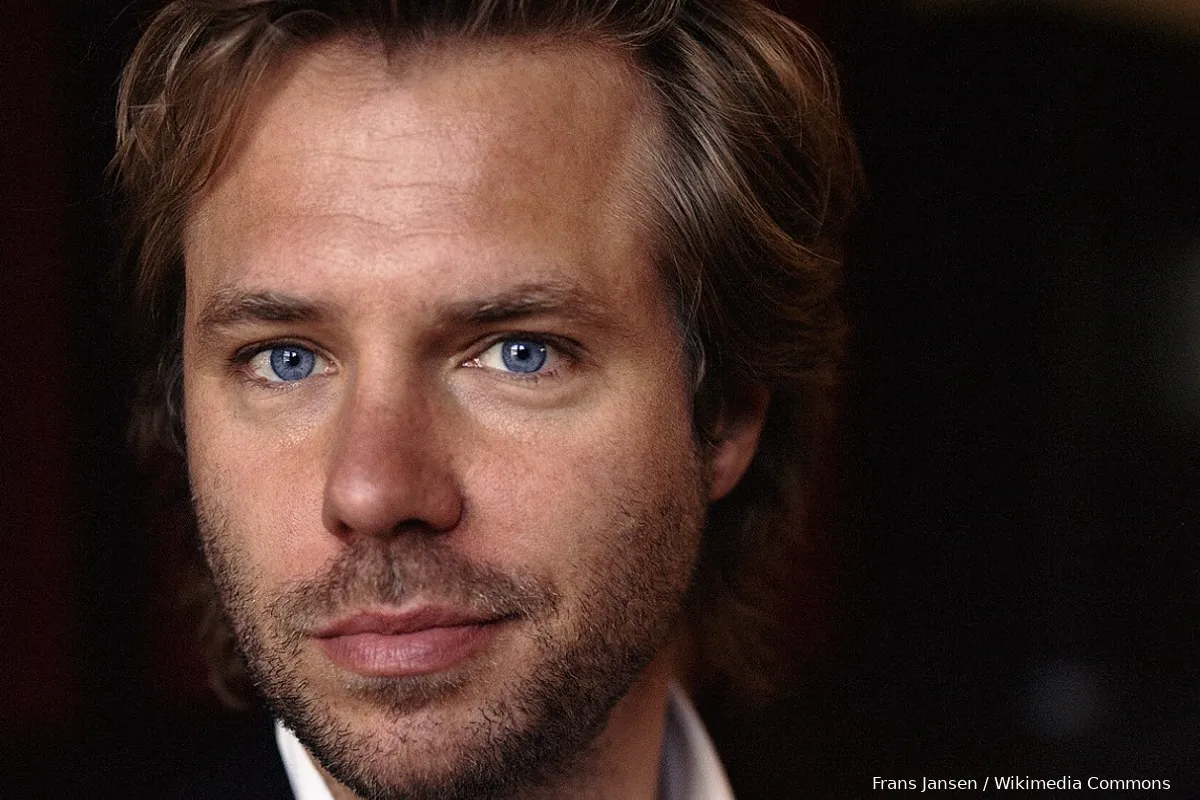 Actor and professional pervert Thijs Römer hears only 89 days CONDITIONAL against him and 240 hours of community service