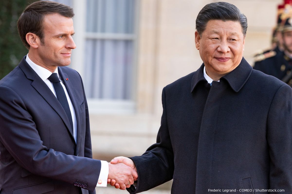 Hilarisch! Xi Jinping VERNEDERT Emmanuel Macron en Ursula von der Leyen
