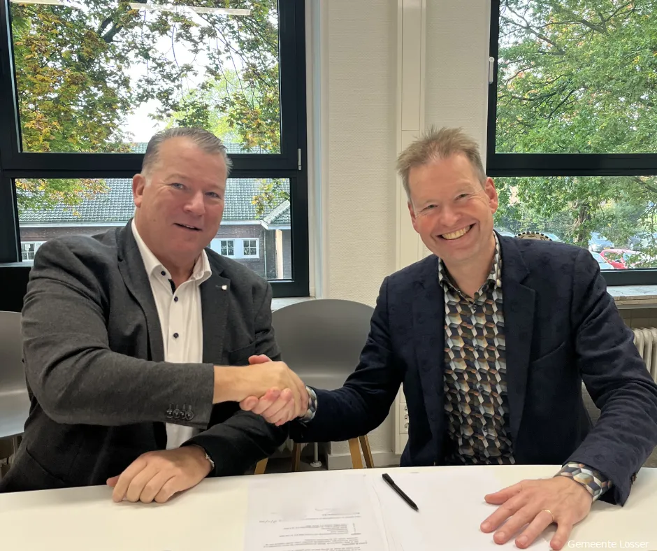 Ondertekening gemeente en Bramer