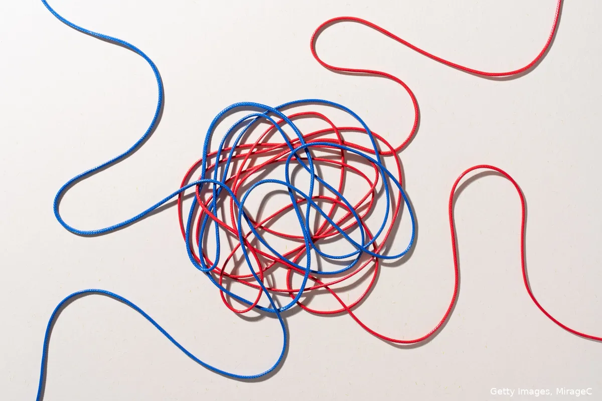 red-and-blue-strings-knotted-up