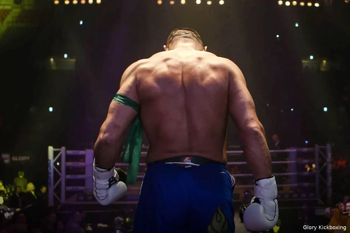 100 gewonnen gevechten! K-1 kicbokslegende (50) keert terug om te knokken op 28 oktober