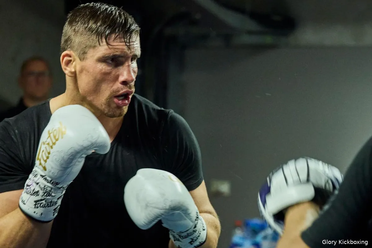 🎥 Rico Verhoeven maakt einde aan traditie: 'start weer met klappen uitdelen'