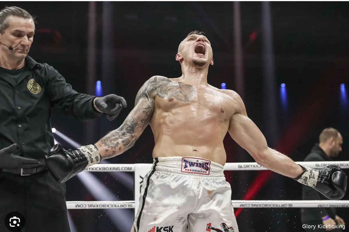 'Stop de vuile spelletjes!' Ex-kampioen haalt uit naar Glory en rivalen