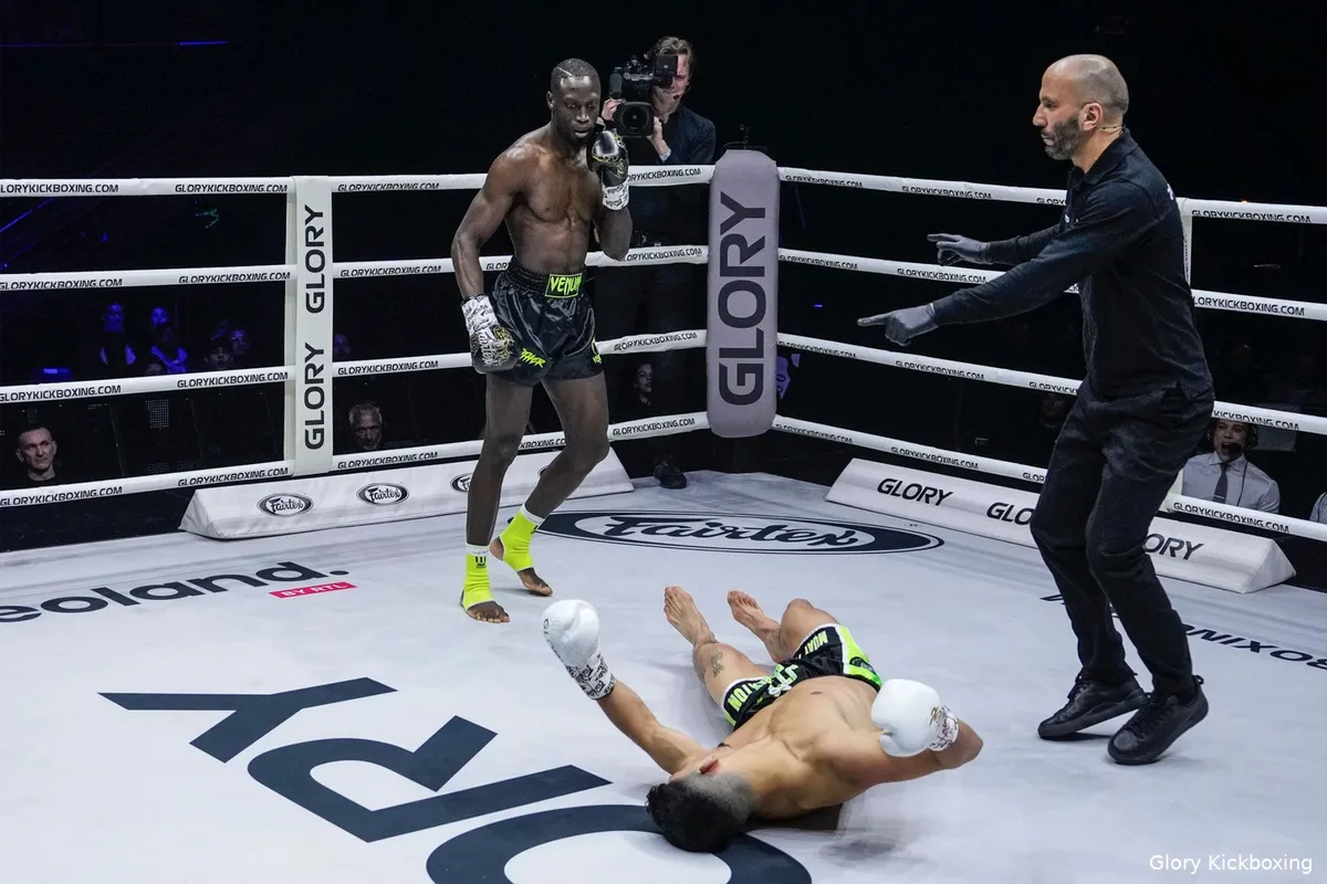 Fans in extase! Sacko debuteert met knock-out overwinning in Glory 91