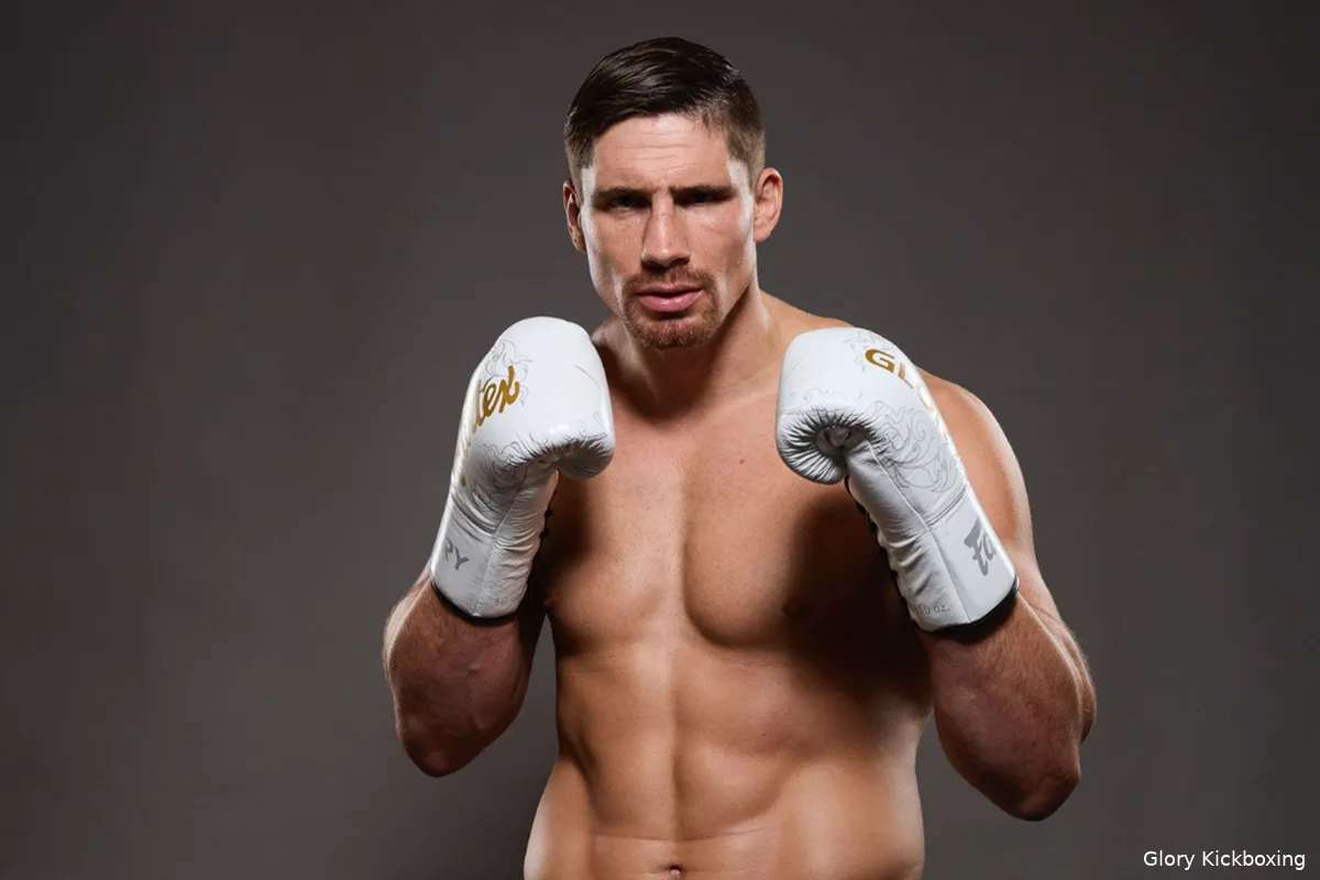 Rico Verhoeven knock-out tijdens schaduwboks sessie (video)