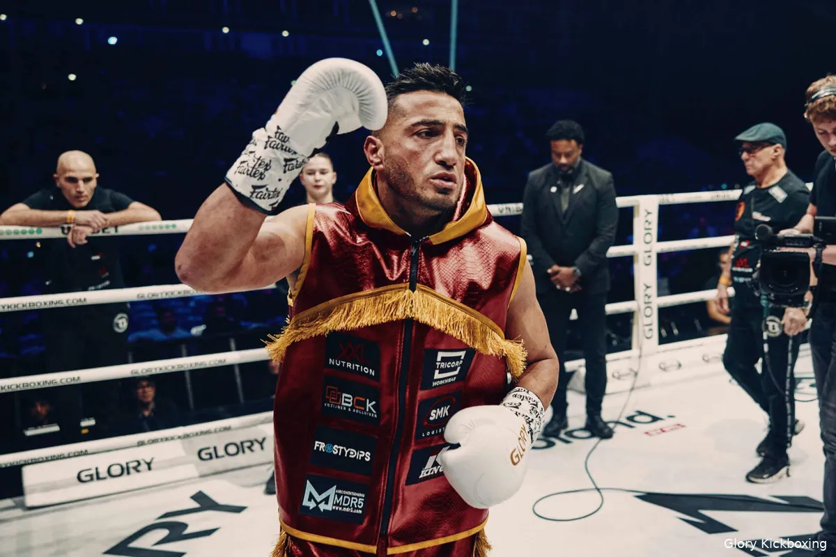 Glory's Tayfun Ozcan vecht in China: ‘Ik heb er zin in!’