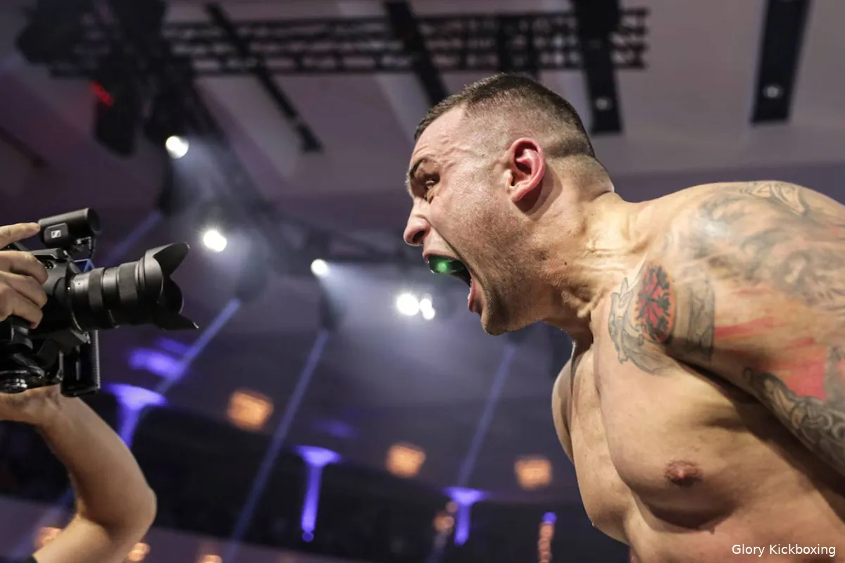 ‘Ik laat je business class vliegen’ – Plazibat voorspelt snelle exit voor rivaal Kromah op Glory 105