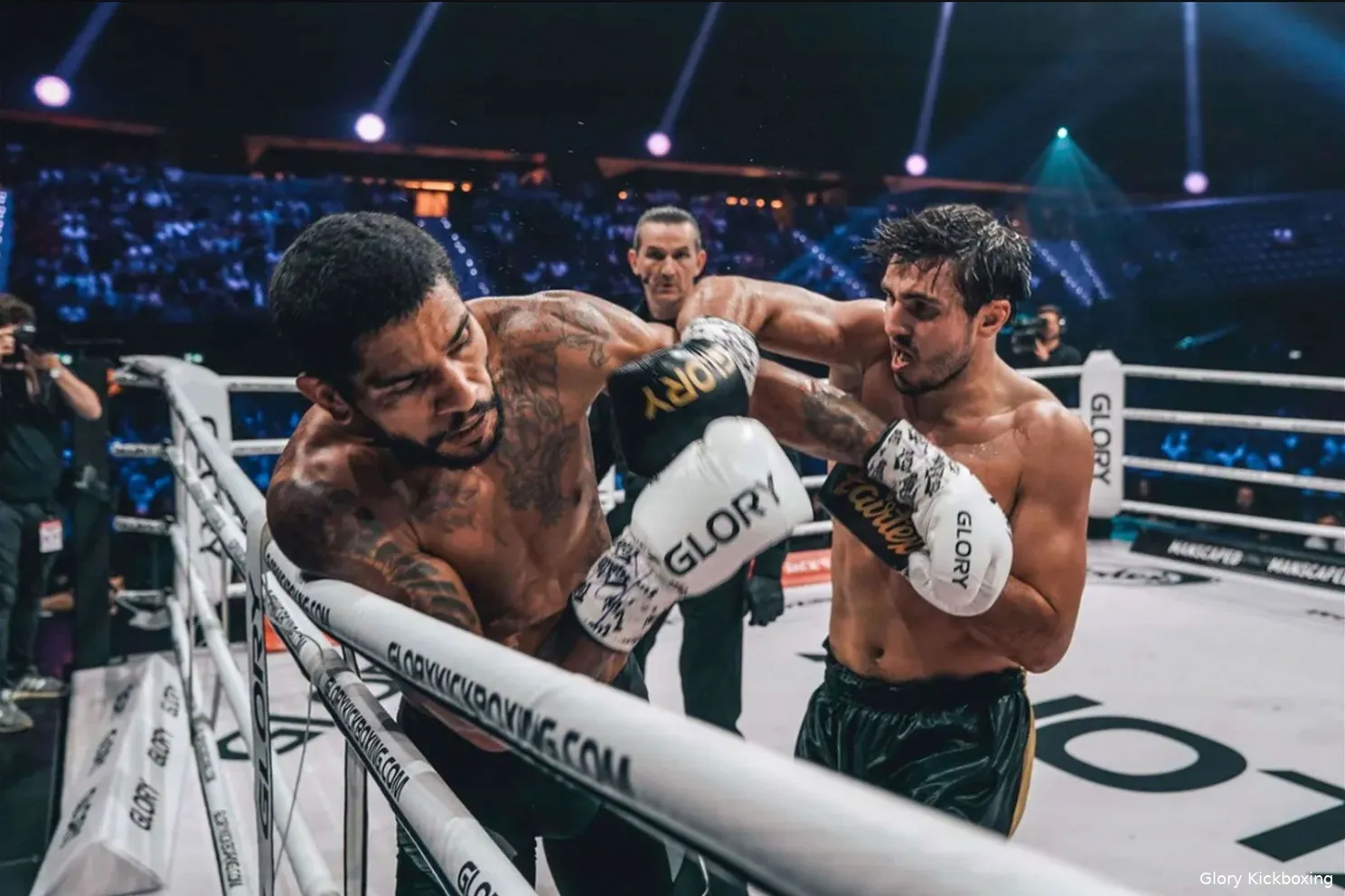 Te klein, ik? Rus dreigt Rico Verhoeven compleet uit elkaar te slopen