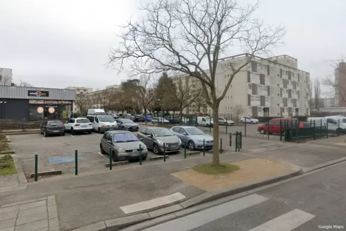 Radicale moslim onthoofd zijn vader op parkeerplaats bij Lyon