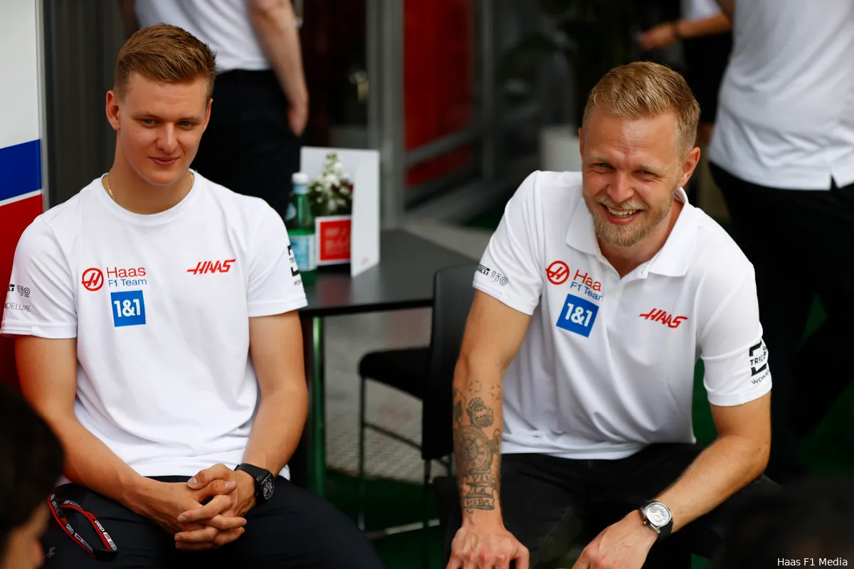 Magnussen verdedigt zitje van Schumacher: 'Hij blijft zich verbeteren'