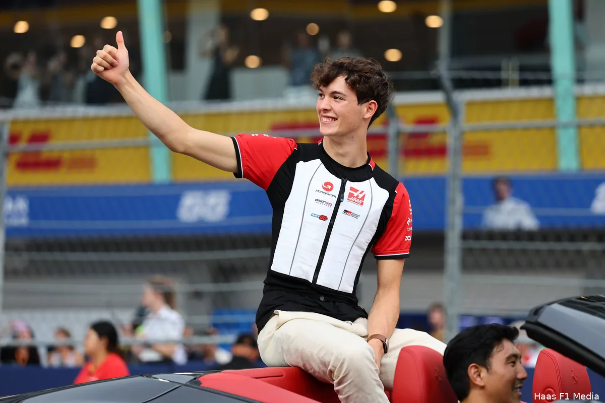 oliver-bearman-haas-singapore-zondag-2025