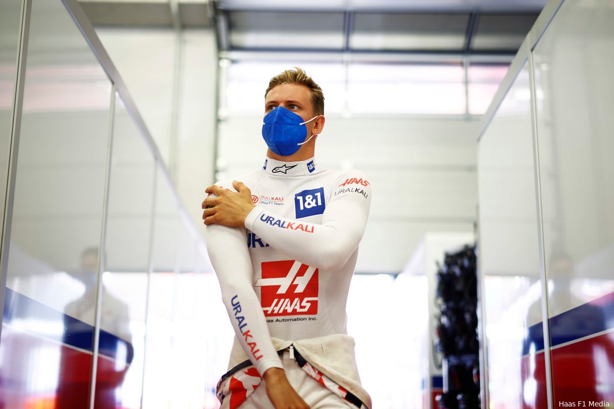 Schumacher steeds beter op zijn plek: 'Ik word ieder weekend sterker'