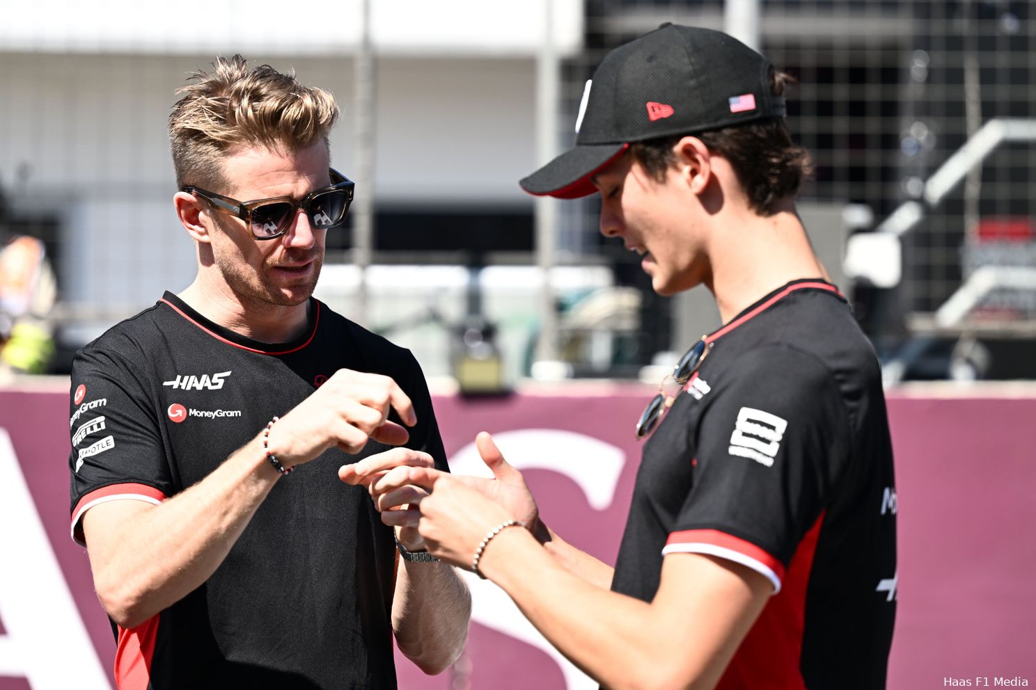 oliver bearman nico hulkenberg haas gp azerbeidzjan zondag 2024 2