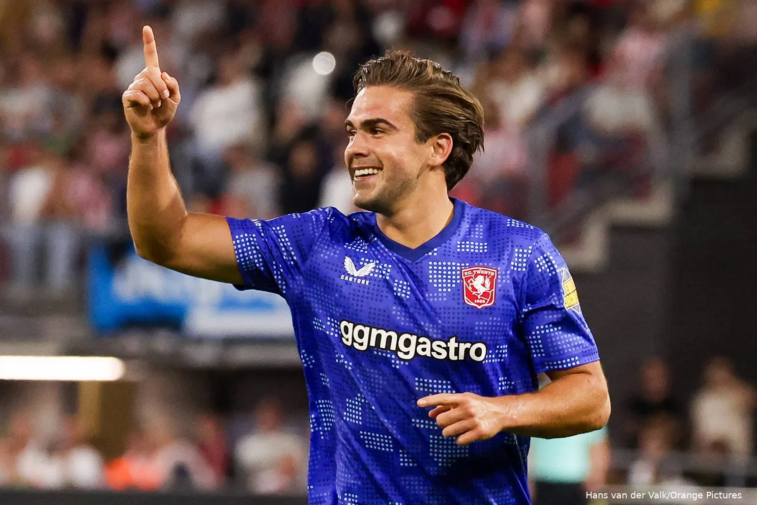 bart-van-rooij-close-up-juichen-vingertje-sparta-rotterdam-fc-twente-2025-2026