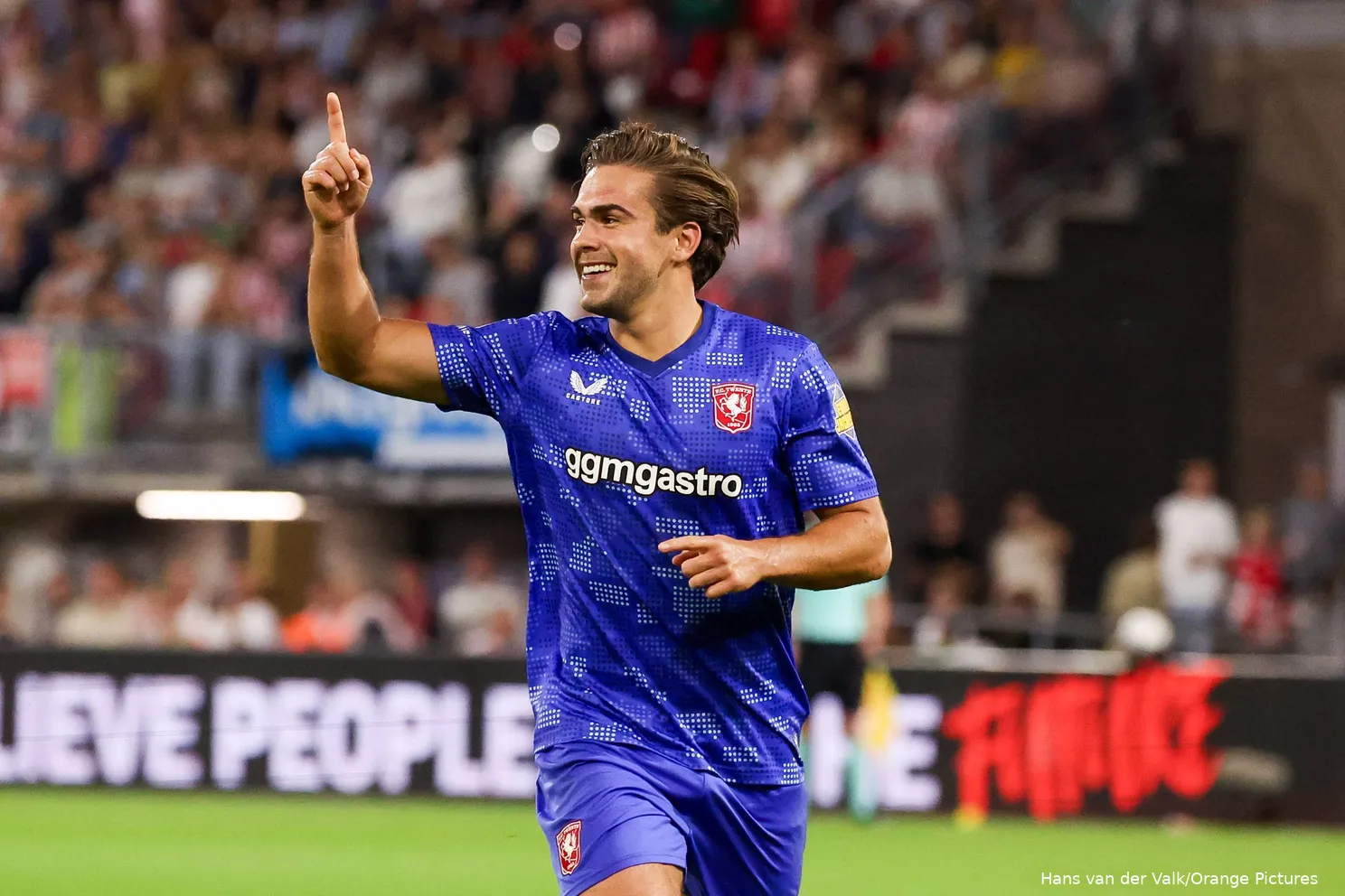 bart-van-rooij-juichen-vingertje-sparta-rotterdam-fc-twente-2025-2026