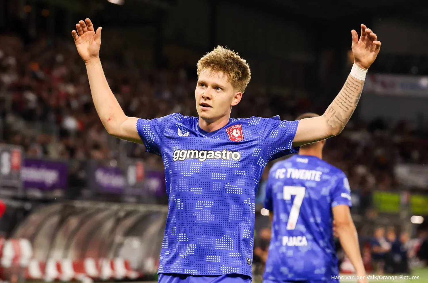 kristian-hlynsson-juicht-armen-zwaaien-sparta-rotterdam-fc-twente-2025-2026