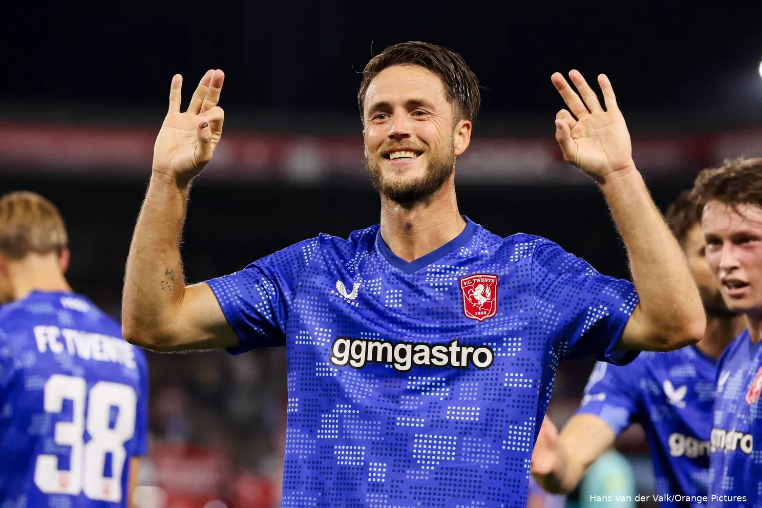 ricky-van-wolfswinkel-juichen-gebaar-sparta-rotterdam-fc-twente-2025-2026
