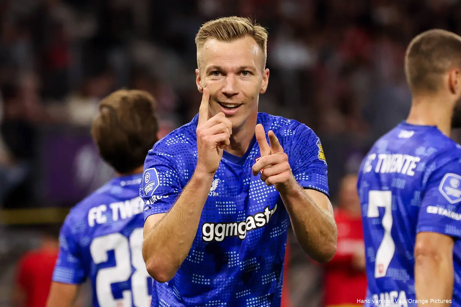 arno-verschueren-close-up-handpistolen-juichen-sparta-rotterdam-fc-twente-2025-2026