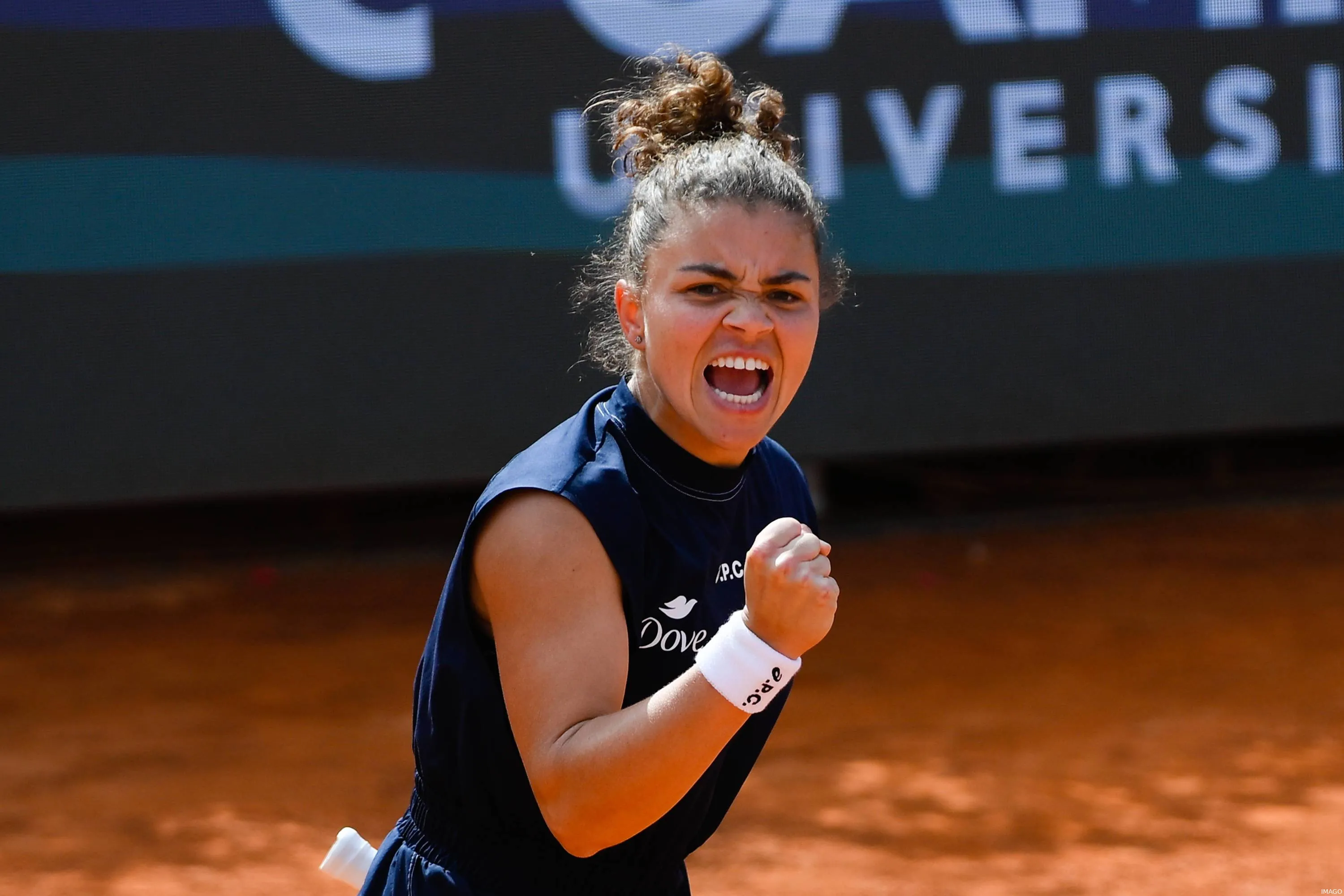 Jasmine Paolini ends 40-year wait! Wins Rome title in stunning home victory  over Coco Gauff
