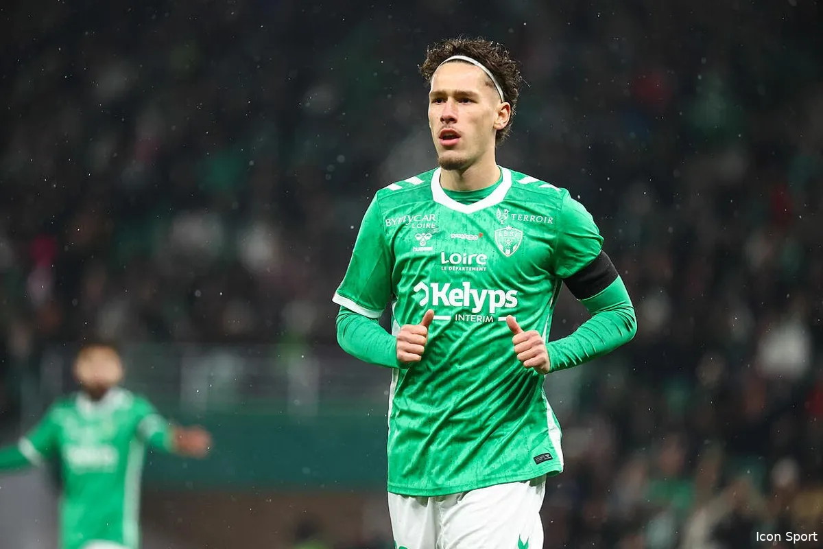 Le meilleur joueur de l'ASSE fait rêver l'Angleterre
