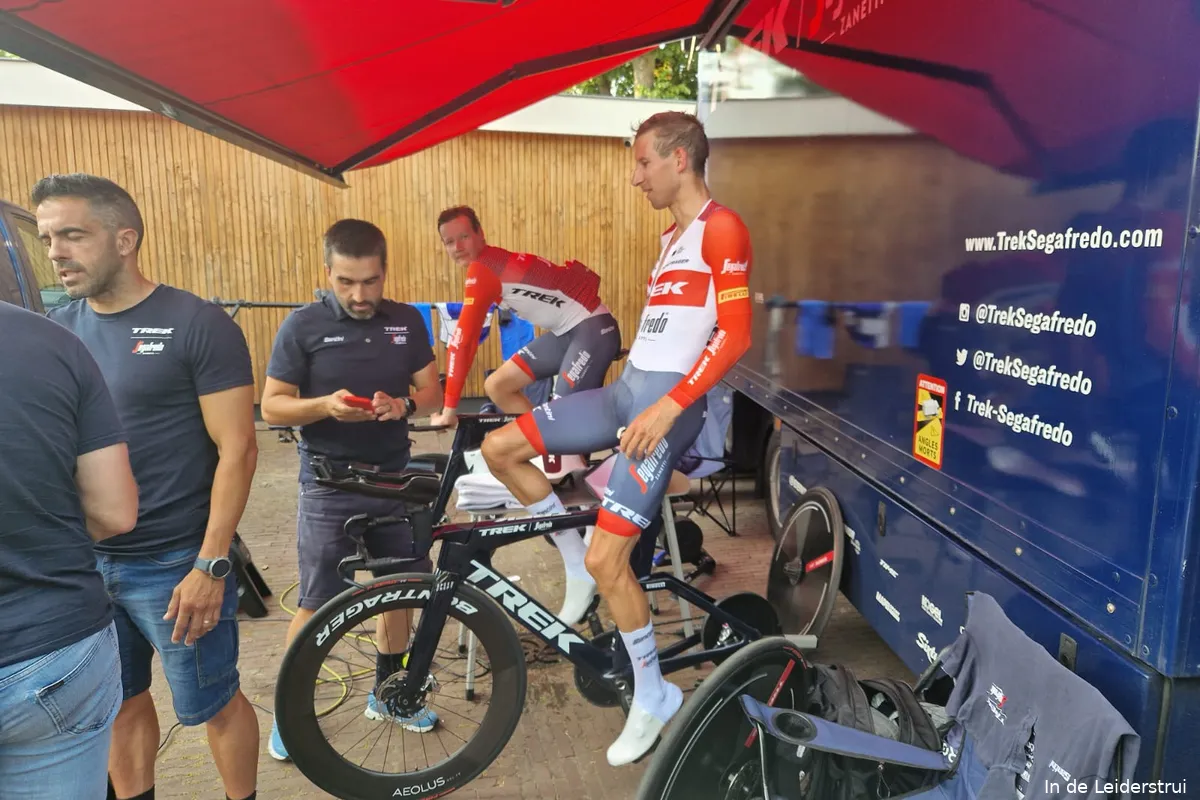 Interview | Maatjes Mollema en Hoole naaiden elkaar op richting NK tijdrijden: 'Nog best groot gat naar Jos'