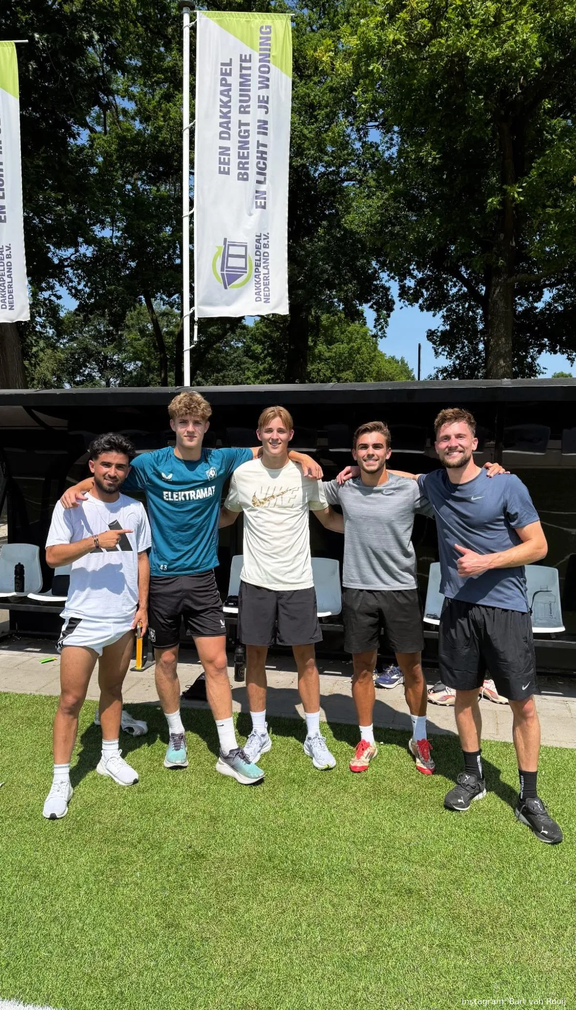 Opvallend: Van Rooij, Unuvar, Bruns en Nijstad trainen met oud-FC Twente-speler