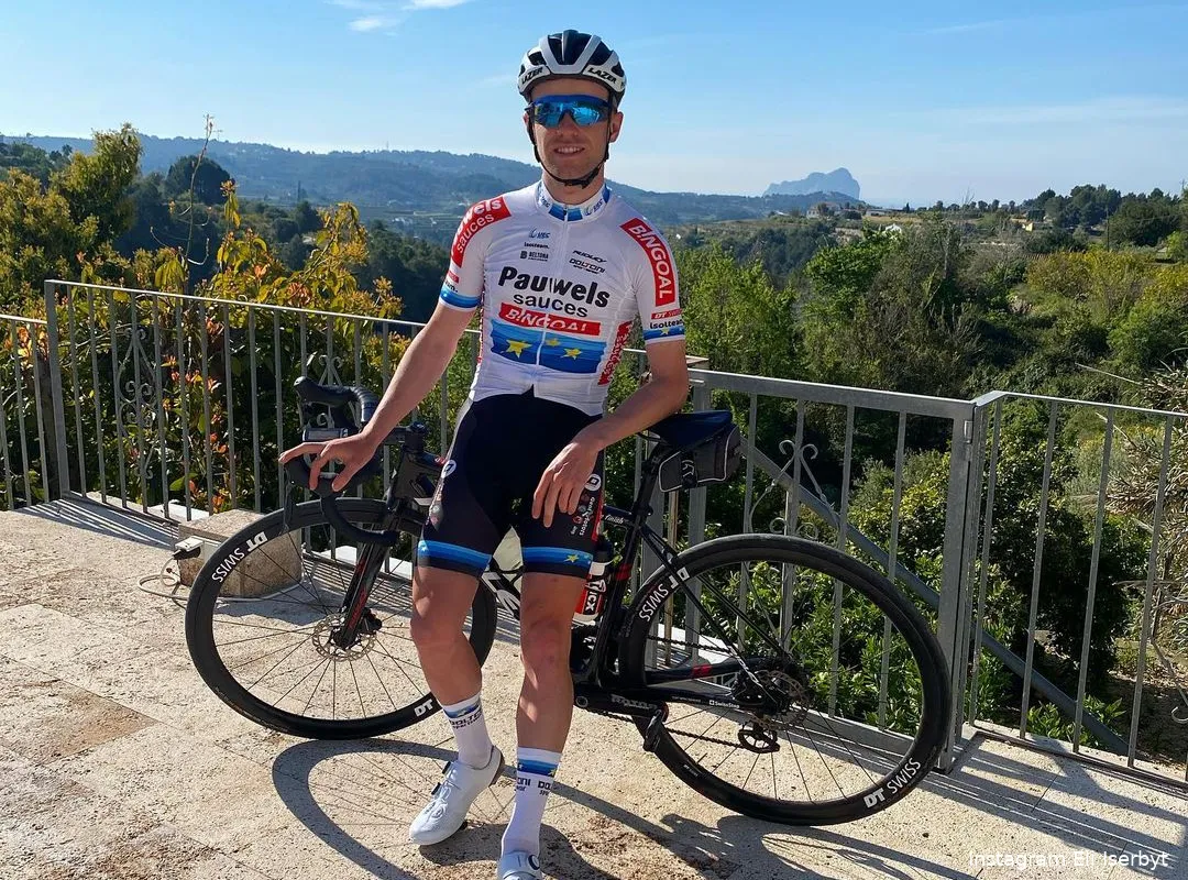 Iserbyt hekelt media: 'Elke cross gehamer op ontbreken Van der Poel en Van Aert'