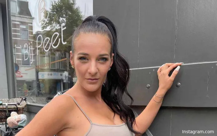 Nicol Kremers krijgt bakken met kritiek na pikante foto's in badpak: "Tijd voor sportschool" (BEELD) | LOESOE