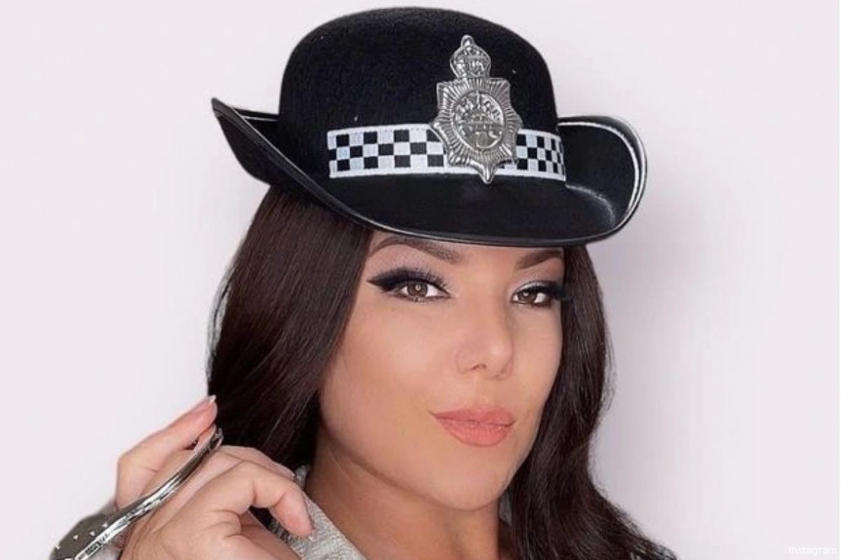 Politie-agente geeft haar job op en is nu te vinden op OnlyFans