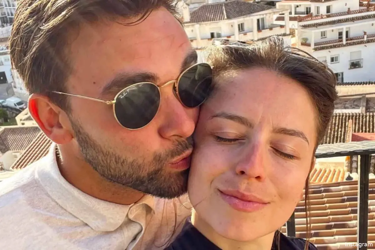 "Wat een knapperd!": Mathias Vergels doet alle harten smelten met prachtige kiekjes van zoontje en Lynn Van den Broeck