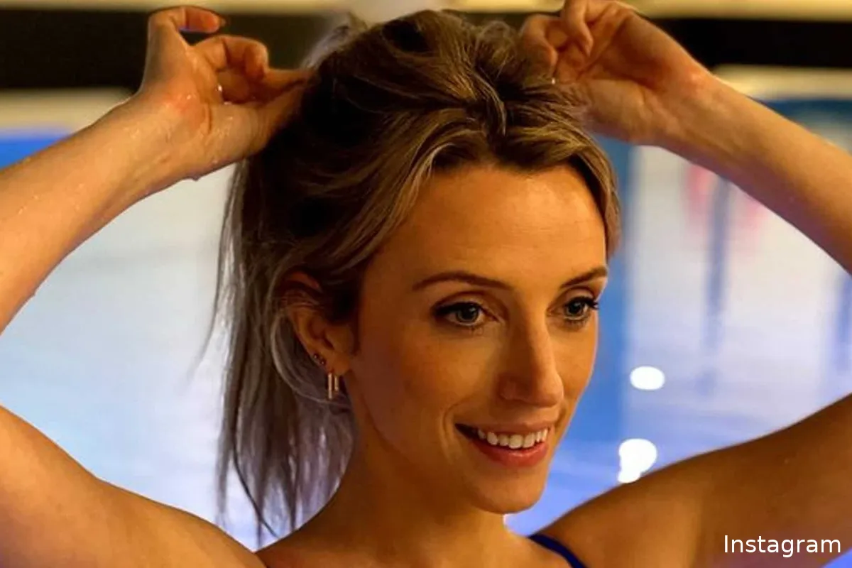 'Thuis'-actrice Tine Priem showt nieuwe look en ziet er plots totaal anders uit: "Geslaagd!"