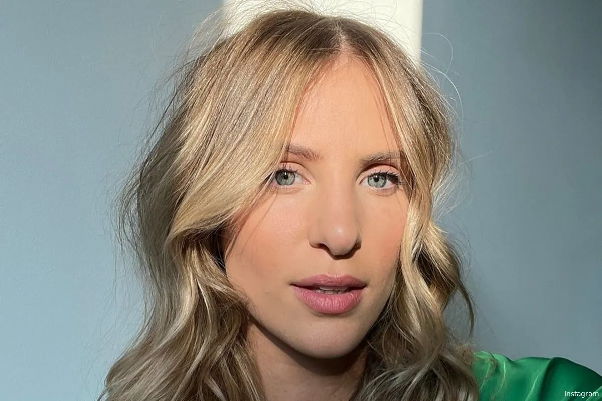 "Lekker lichaam": Liese uit 'Big Brother' laat zich van haar meest sexy kant zien in onthullend badpak