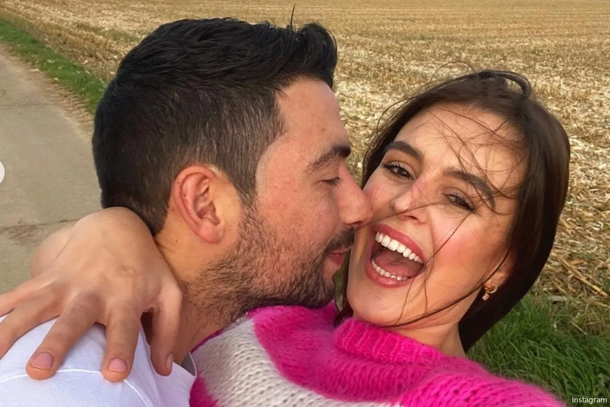 Een jaar na hun 'Boer zkt Vrouw'-avontuur: Kim en Emi hebben zeer groot nieuws te melden
