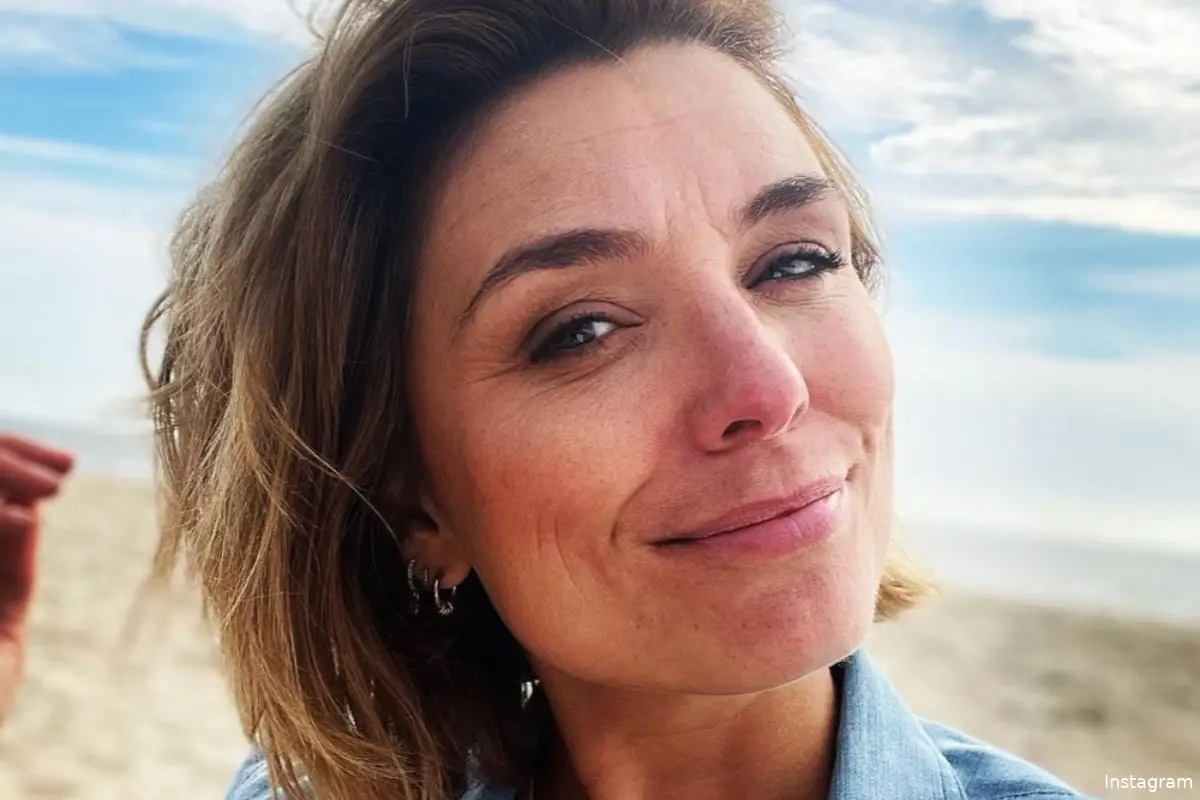 Evi Hanssen poseert in badpak op vakantie en laat Instagram bijna crashen: "Wauw, wat een vrouw!"