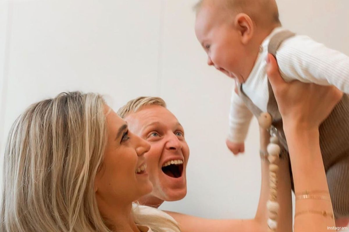"Wat een mooie ogen!": Cameron Vandenbroucke vertedert iedereen met schattige kiekjes van babyzoontje