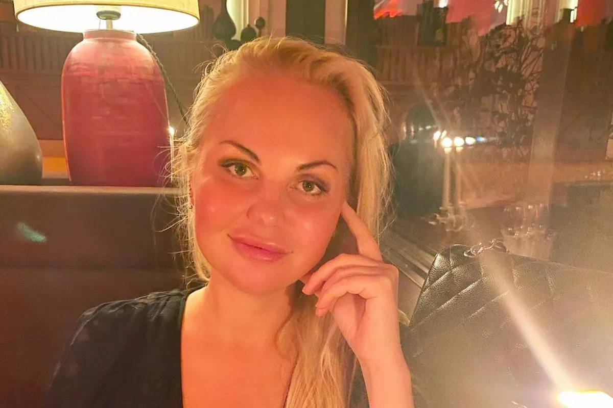 Lesley-Ann Poppe gooit het over compleet andere boeg, maar dat loopt al meteen mis