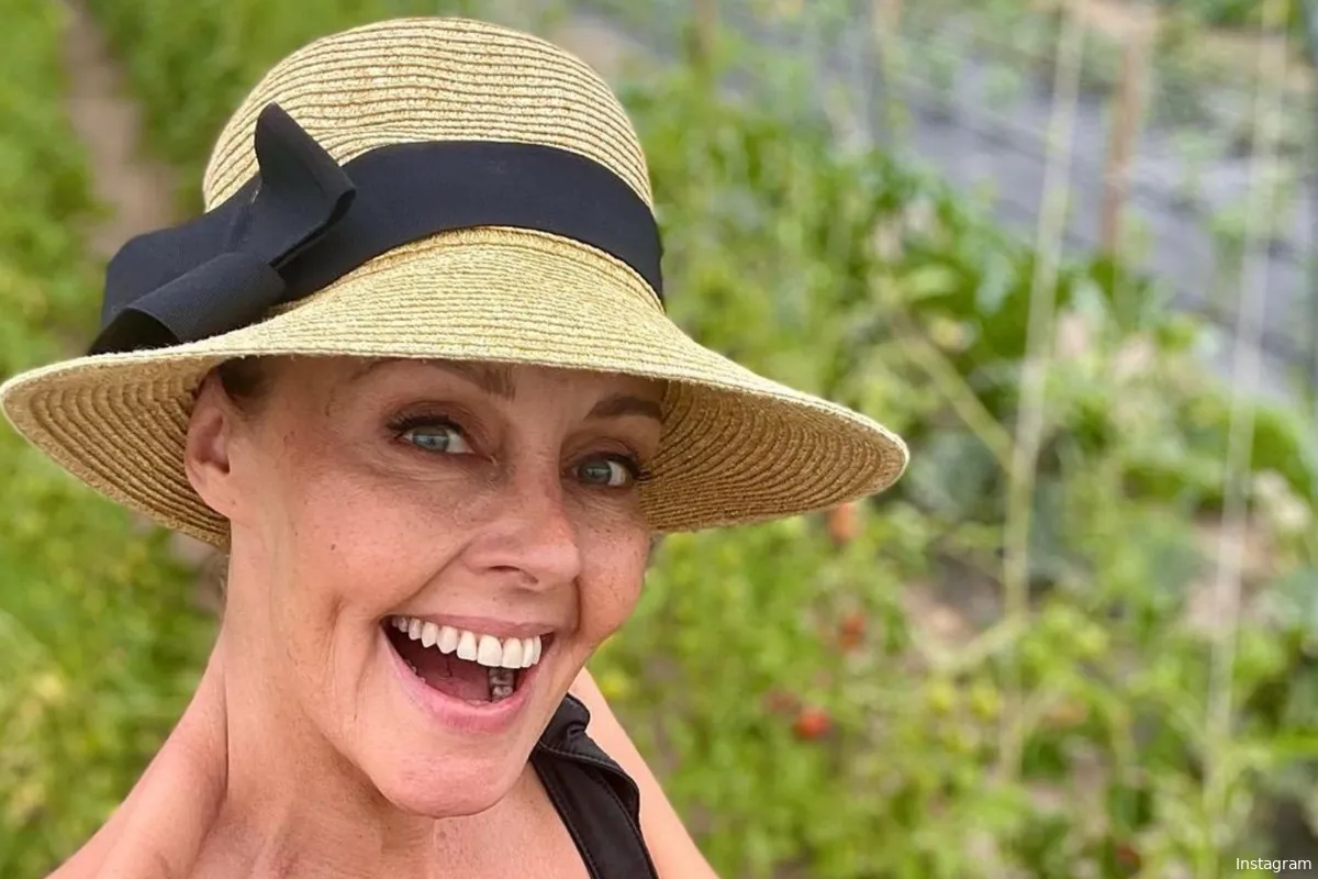 "Wauw, wat een straffe madam!": Joe-stem Rani De Coninck trotseert ijskoud bad in badpak