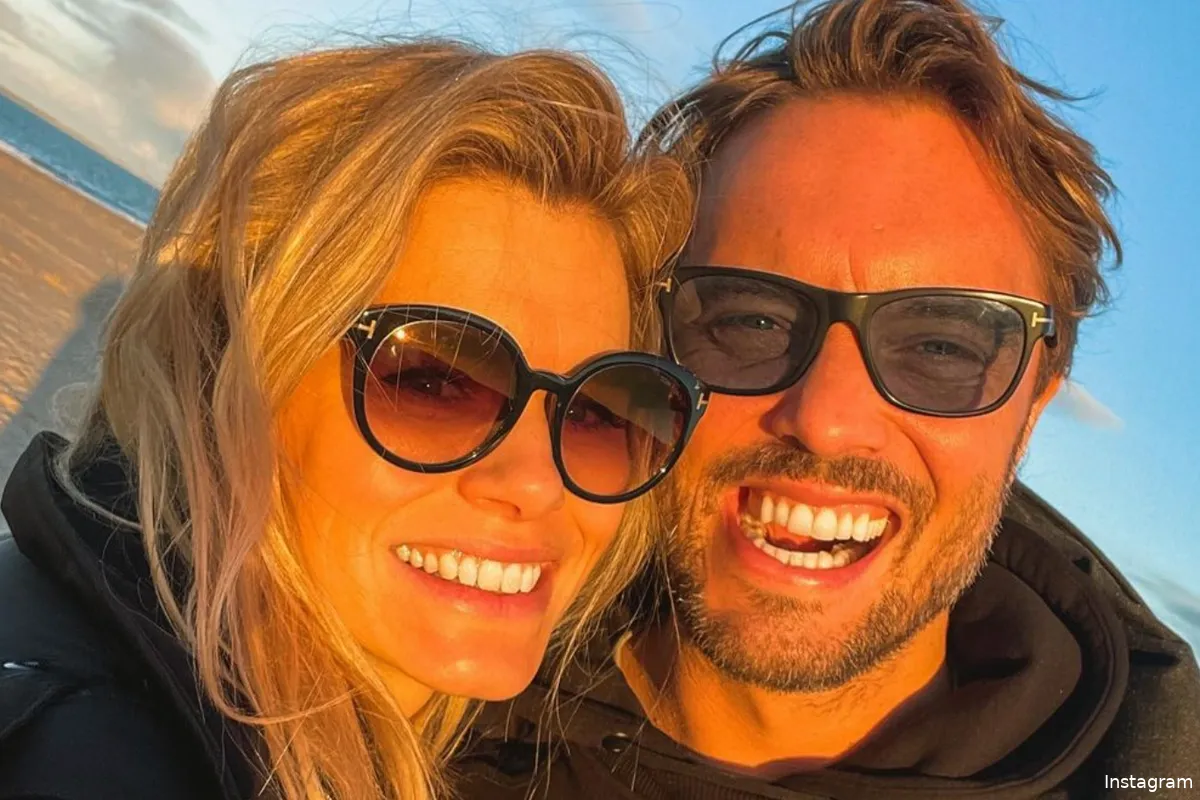 Nicolette van Dam deelt foto 16-jarig jubileum met Bas Smit: "Ieuw, jullie zijn daar echt raar!"