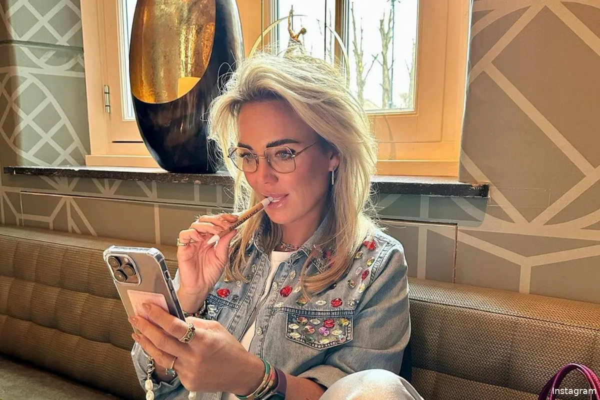 Volgers Monique Westenberg woest over 'marktkraamkleding'