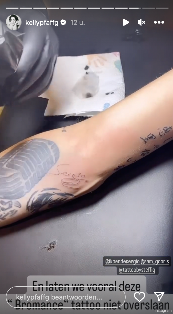 Sam Gooris laat wel heel bijzondere tattoo zetten van goede vriend Sergio: "Prachtig gedaan!"