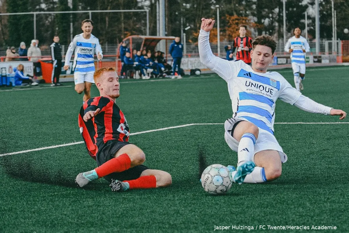 jim van der logt fc twente heracles academie o21