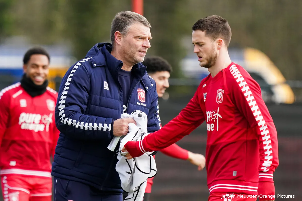 andries-ulderink-en-ricky-van-wolfswinkel-tijdens-de-training