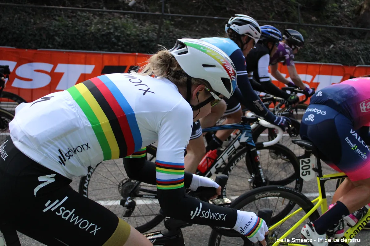 Van der Breggen looft Vollering na zevende zege in Huy: 'Zegt veel over haar toekomst'