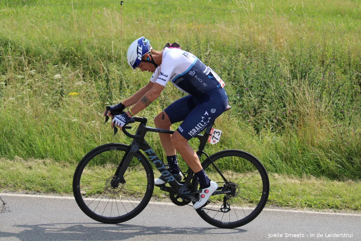 Pogacar entertaint met vroege aanval, maar De Marchi wint Tre Valli Varesine