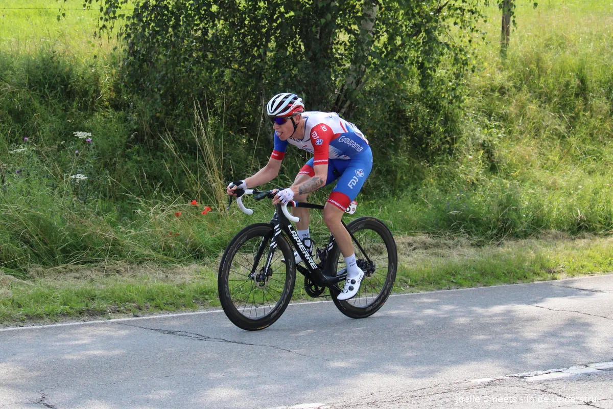 Jake Stewart overvleugelt Cavagna in laatste honderd meter en wint in Tour de l'Ain