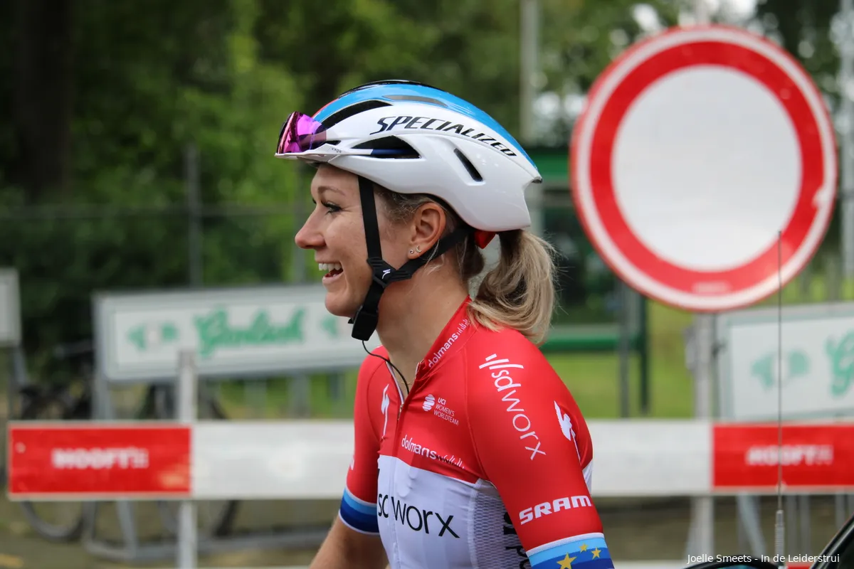 Amy Pieters kan weer zelfstandig lopen en fietsen: 'Maar het is heel dubbel'