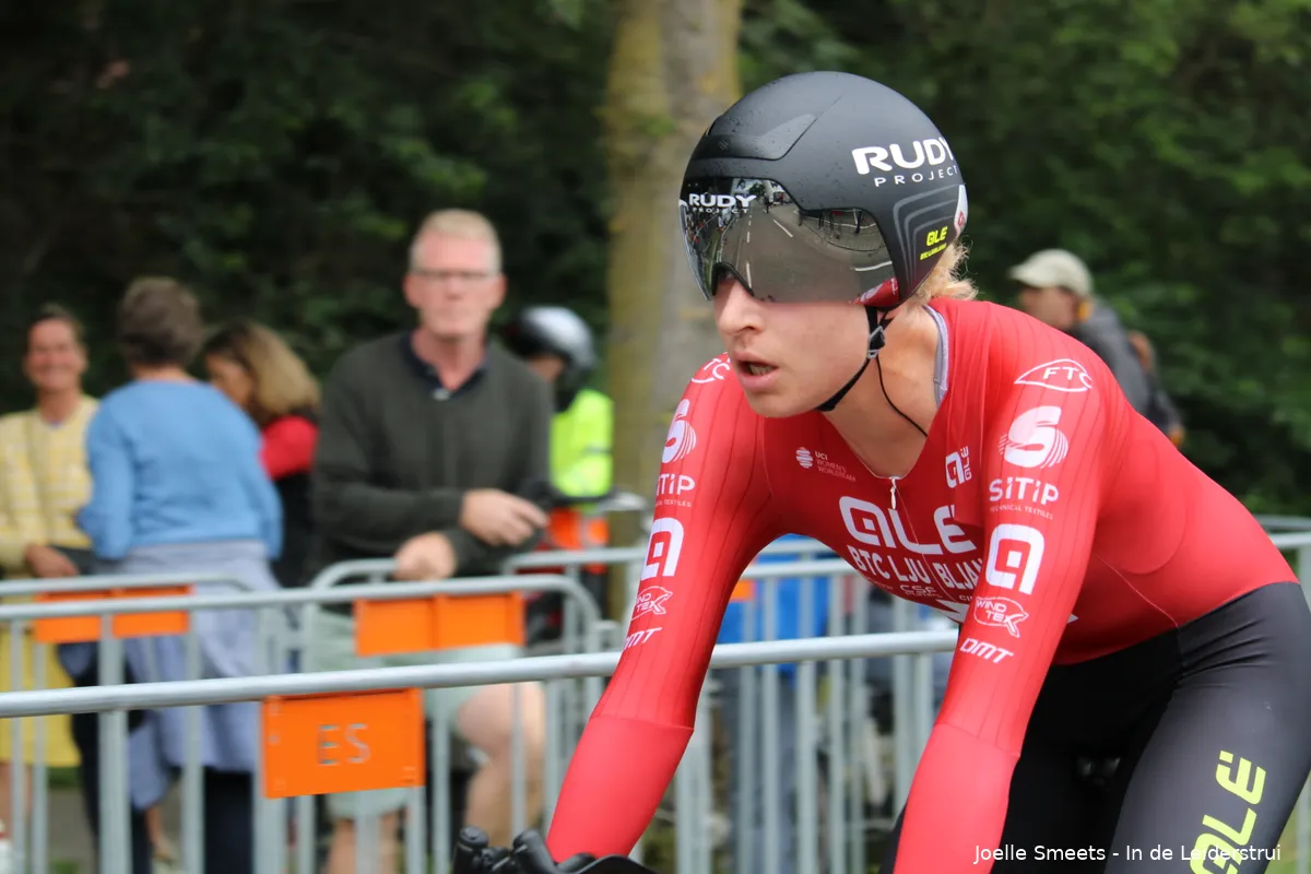 Reusser verpulvert concurrentie en pakt goud op EK tijdrijden, zilver voor Van Dijk