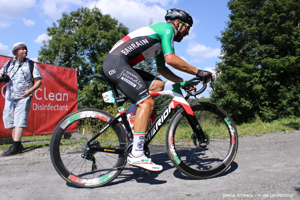 Colbrelli houdt groepje met zeer sterke Dumoulin af in koninginnenrit Benelux Tour