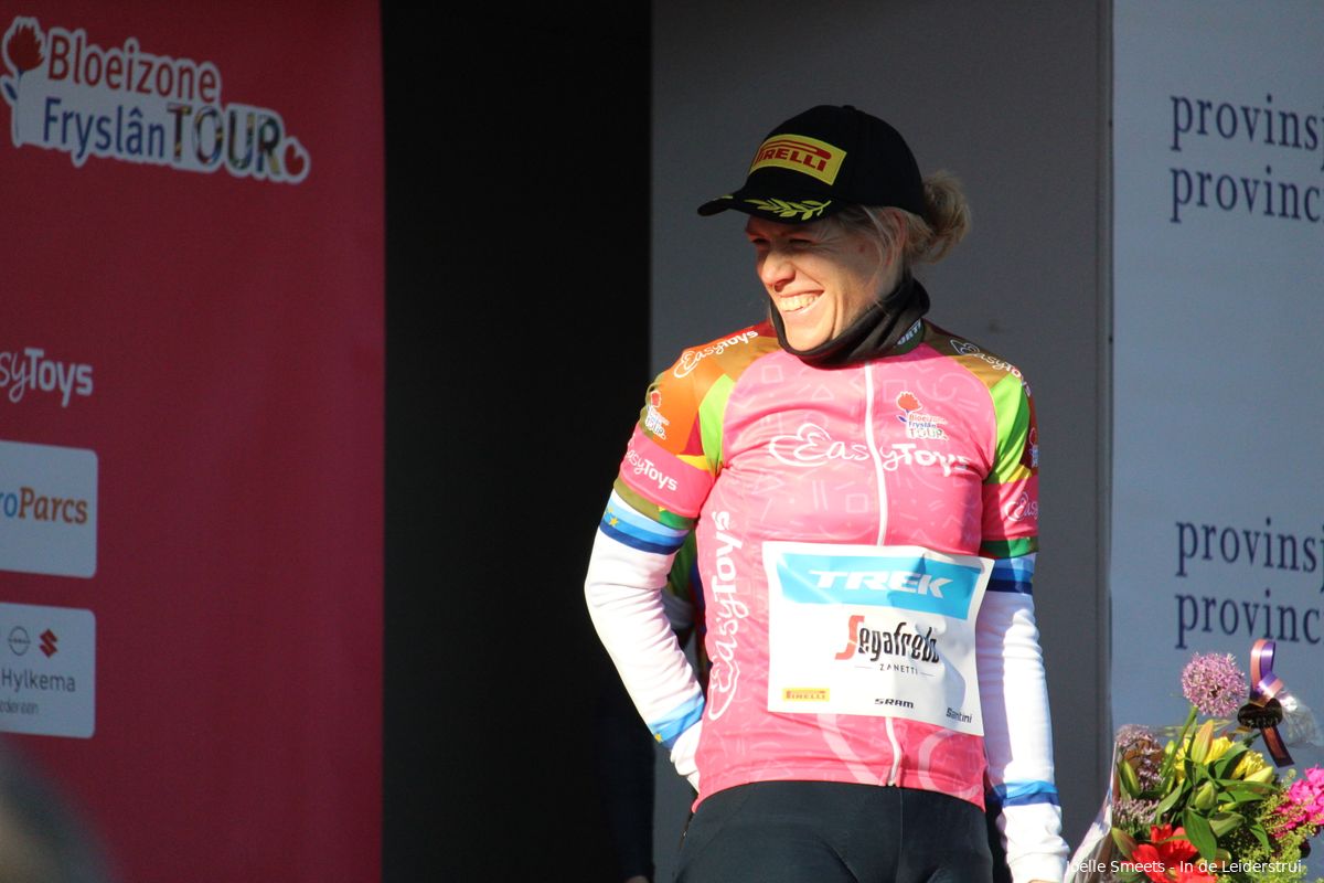Ellen van Dijk is eindwinnares van Fryslan Tour, Barbieri wint slotrit